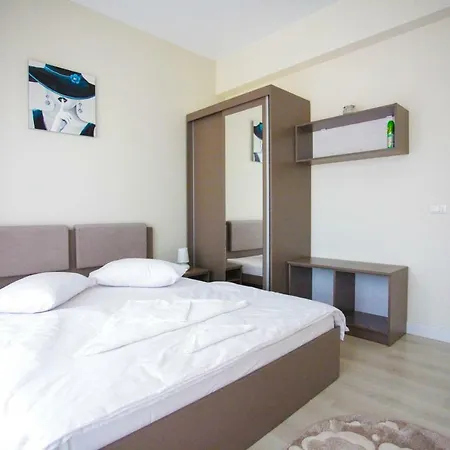 Luiza - Bavaro - Mamaia Nord